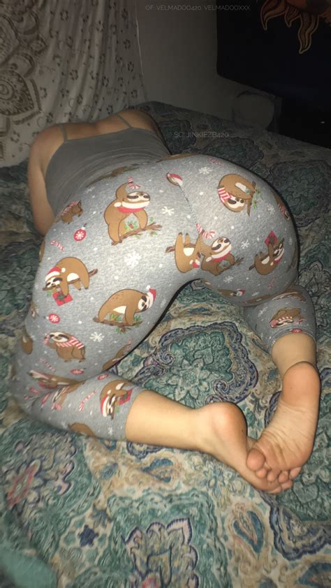Curvy Yo Hoping U Like Thicc Booty N Cute Feet Porn Pic