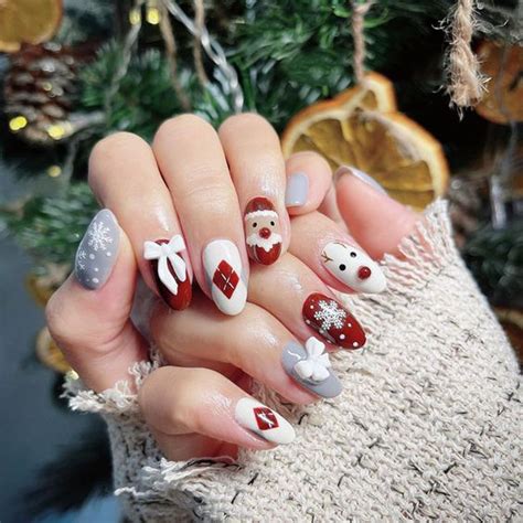 Top 40 mẫu nail Noel HOT TREND năm nay nên thử ngay
