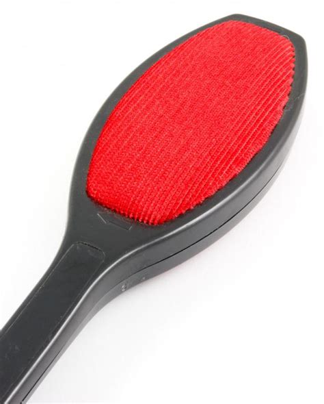 What is a Lint Brush? (with pictures)