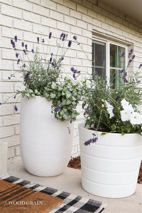 Flower Pots On Porch at Eliza Pethebridge blog