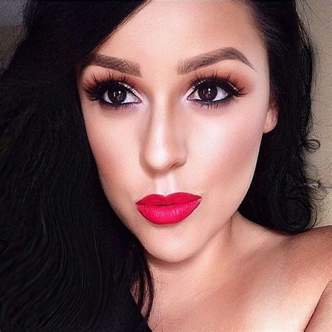 Classic Red Lips Makeup Look by @rosie_pops