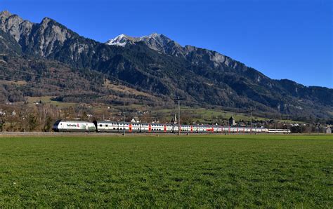 460 035 Helvetia Maienfeld Mit Einem IC Von Chur Nach Ba Flickr