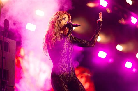 Rita Ora Sexy Stage Performance Hot Celebs Home