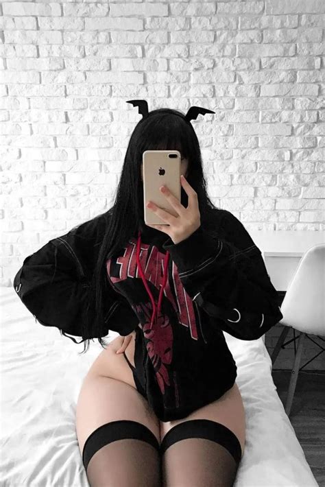 Hot Goth Outfits Girl Outfits Cute Poses For Pictures Beautiful Women Pictures Goth Girls