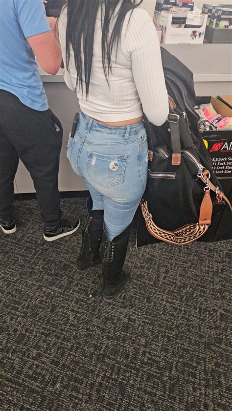 Fun Sized Latina Milf With A Big Ole Culo Tight Jeans Forum