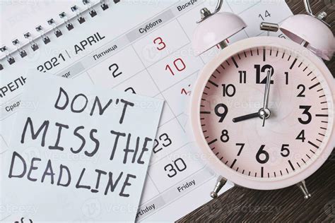 Dont miss the deadline 31175822 Stock Photo at Vecteezy