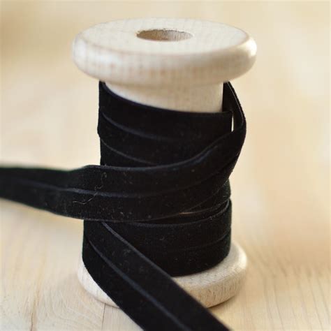 Biais élastique velours noir lingerie pré plié A A Patrons