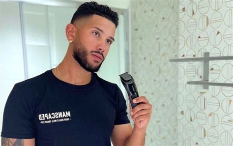5 Best Waterproof Beard Trimmers Wetdry Shaving In 2024 Fashionbeans