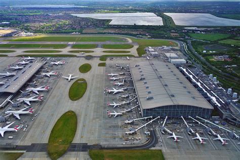 heathrow records busiest month  onset   pandemic  points guy