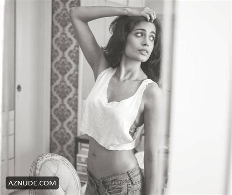 SARAH JANE DIAS Nude AZnude