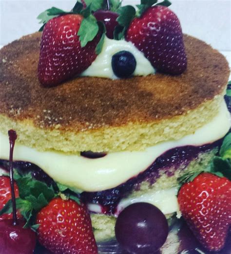Naked Brigadeiro Branco E Amora Desserts Mini Cheesecake Food