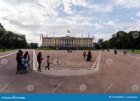 The Palace of the Norwegian King with Tourists Looking and Taking ...