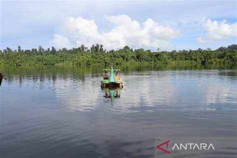 Simeulue Kembangkan Objek Wisata Danau ANTARA News Aceh