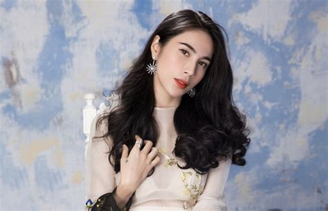 Người từng tố cáo Hoài Linh Thủy Tiên chỉ trích gay gắt Phương Oanh giữa ồn ào với Shark Bình