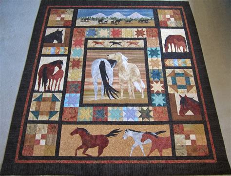 Robertas Custom Quilting Horse Applique Quilt