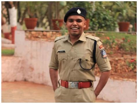 Success Story Iit से पढ़ाई सिंगापुर लंदन में नौकरी और बिजनेस पहले Ips और फिर बने Ias अफसर