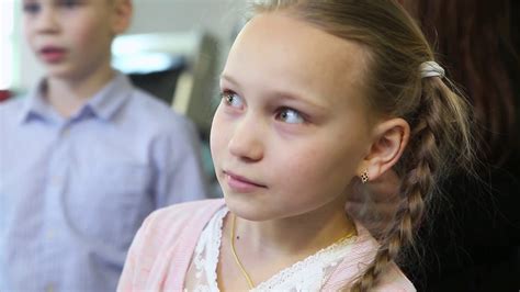 Отвечайка Как делают тетрадь - YouTube