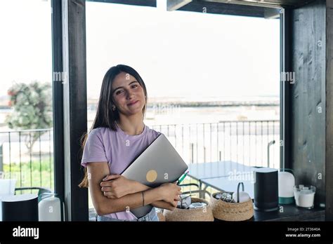 Pretty Brunette Hi Res Stock Photography And Images Alamy