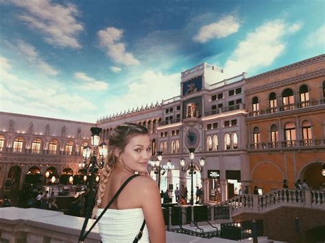 Pin By Faith King Your Fav MILF On People I Wish I Could Be Olivia Holt Cloak And Dagger