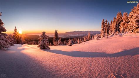 Tapety zdjęcia Polska Wschód słońca Tatry Śnieg Zima Góry