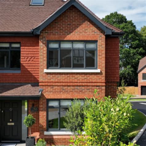 Surrey new build houses receive customer praise