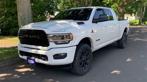 Dodge Ram 3500 4x4 2020 Mega Cab