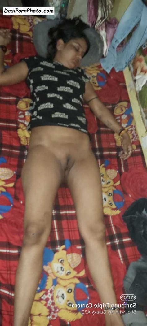 Indian Nude Pics Mein Naked Ladki Sote Hue Chut Ke Darshan