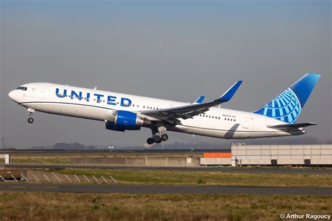 United Boeing Er N Ua Cdg Ragoucy Arthur Flickr