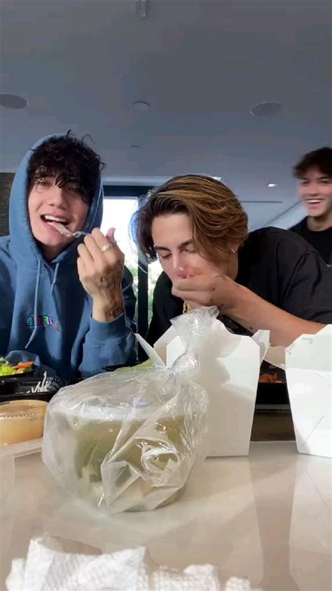 Pin by tanya on Ваши пины Boy celebrities Cute gay couples Beautiful boys