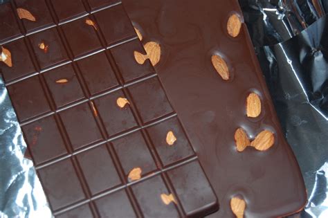 Шоколад на Меду 75 % Какао с Миндалем — Купить Недорого на Bigl.ua ...