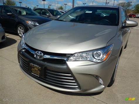 2017 Creme Brulee Mica Toyota Camry Le 120240847 Car