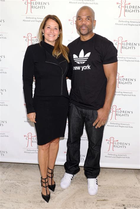 9 Hot Lorraine Bracco Bikini Pics