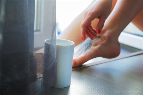 Tattooed Brunette Teen Stretching Her Snatc XXX Dessert Picture 3