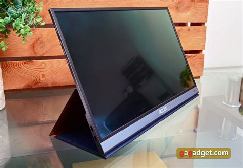 Review Of The Asus Zenscreen Oled Mq Ah Portable Monitor With A Bright