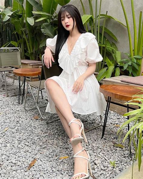 Ảnh Quỳnh Alee sexy mặc bikini khoe hàng gợi cảm GenZ Relax