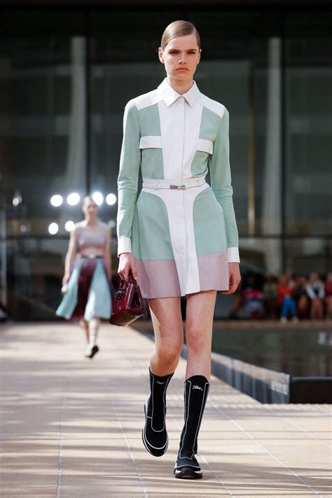 Модные женские кроссовки весна-лето 2025: 100 ярких фото