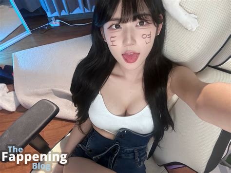 Yule 0 03 Nude Leaks Photo 21 TheFappening