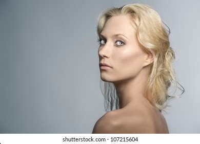 Maquillage Yeux Nude Images Photos De Stock Objets D Et Images Vectorielles Shutterstock
