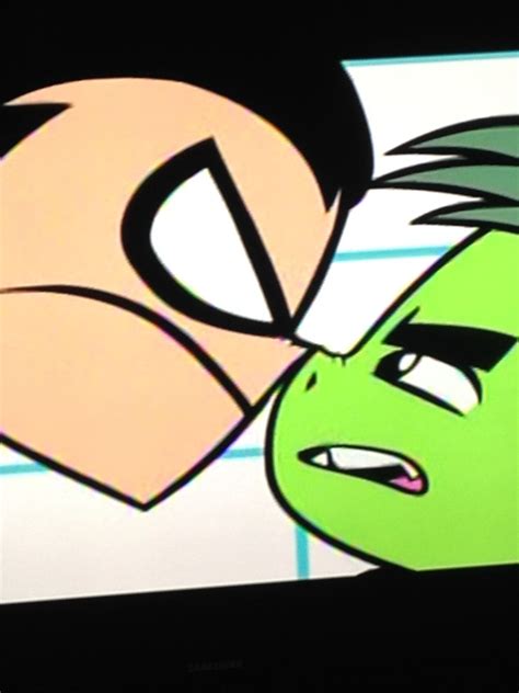 Robin And Beast Boy Are GAY But I Don T Ship Them Yet They Examo Kisses Beast Boy Mazda