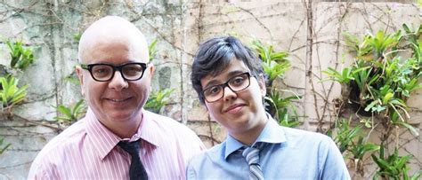 Como lidar ao desconfiar ou descobrir que seu filho é gay ou trans Pais em Apuros