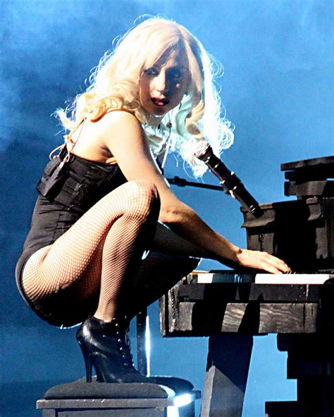 Lady Gaga Posing All Nude For Some Magazine And Tits Slip On Stage Paparazzi Pic Porn Pictures