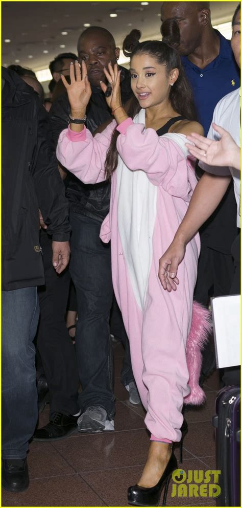 Ariana Grande Arrives In Tokyo Wearing A Unicorn Onesie Photo 3437657