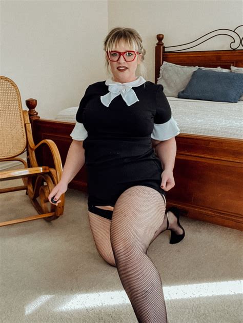 BBW Wednesday Addams Fish Nets And Heels Pics XHamster