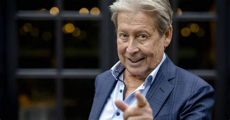 Hans Kazàn brak met zijn ouders om deze reden | Shownieuws