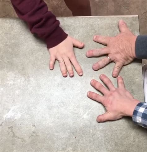 Smallest Hands In The World