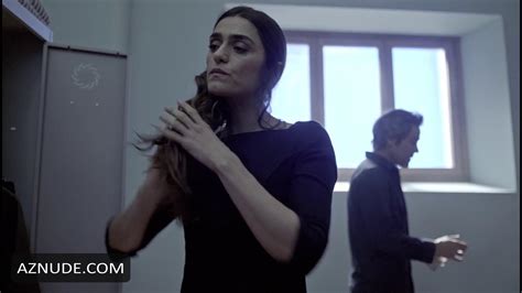 LA VALLA NUDE SCENES AZNude