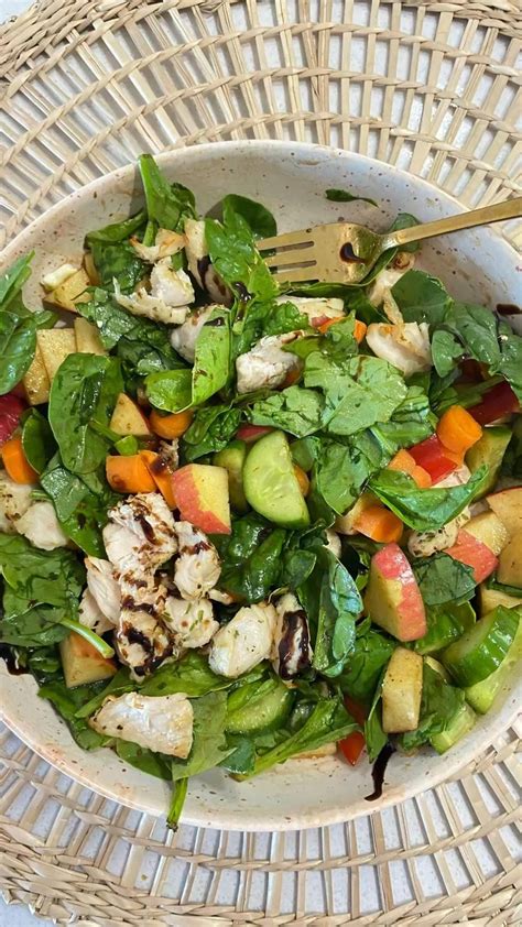 Healthy Salad Idea Easy Lunch Healthy Lunch Salad Salad Recipe Healthy Healthy Easy Lunch