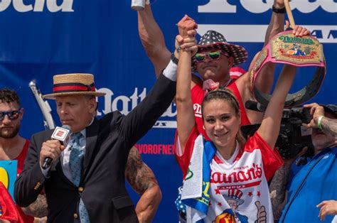 In Photos Miki Sudo Joey Chestnut Win 2023 International Hot Dog