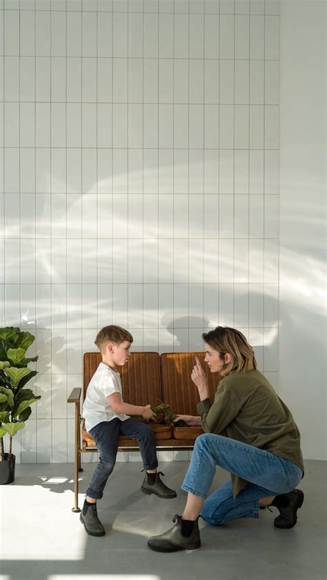 Pentingnya Sex Education Sesuai Tahap Usia Anak