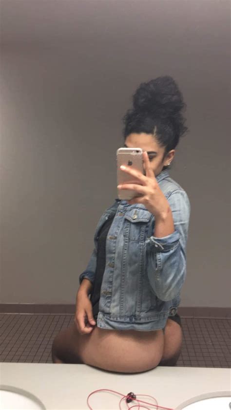 Fine Ass Lightskin Shesfreaky